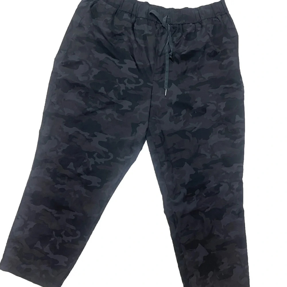 NEW Rachel Zoe Women’s 1X (Plus) Black Camo Casual Pants Pull On Elastic jogger